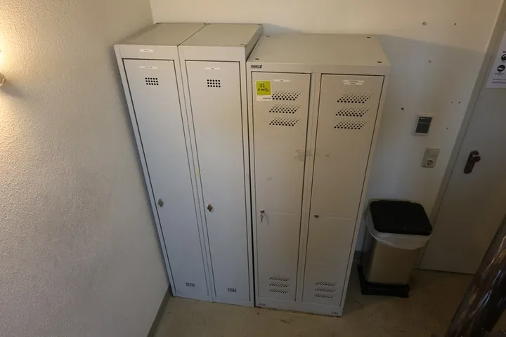 2 x Umkleidespind